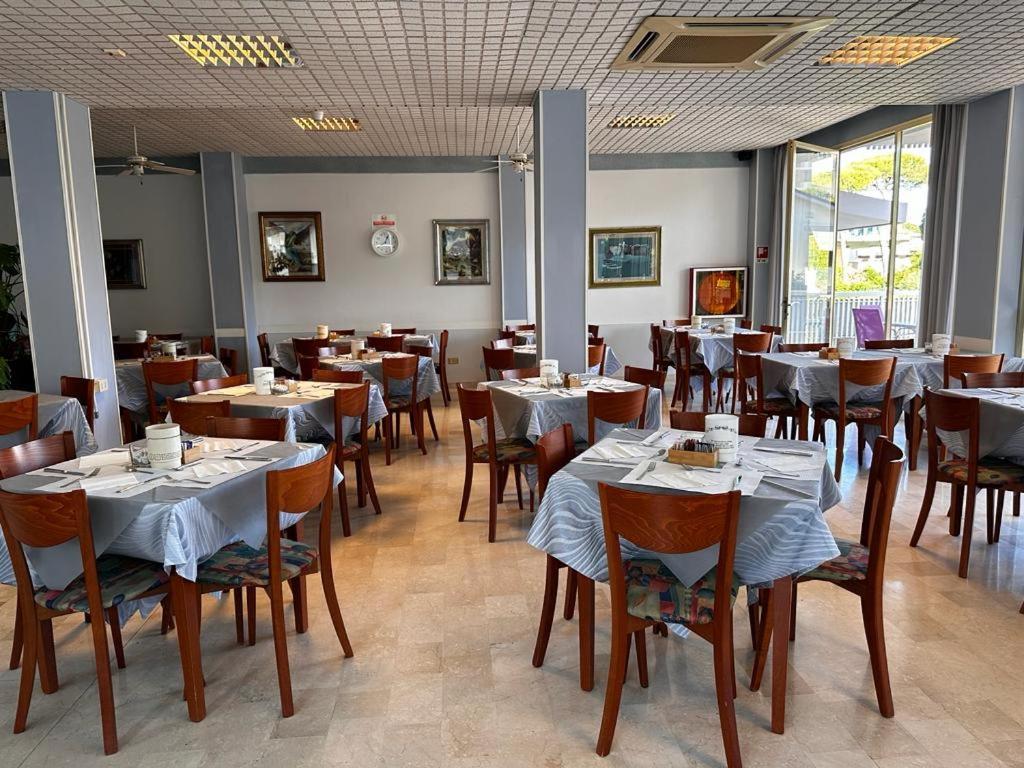 Hotel Singapore Milano Marittima Eksteriør billede